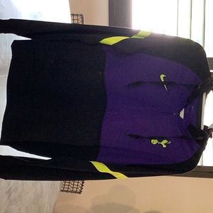 Nike men’s Tottenham Hotspur dri-fit 1/2 zip soccer hoodie. Size medium
